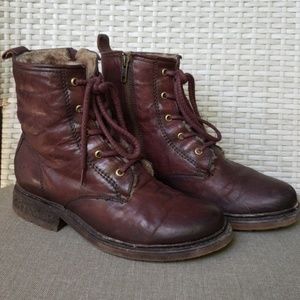Frye Veronica Lace Up Boots shearling inside